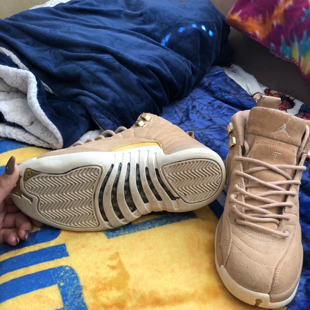 RARE Jordan 12 beige and gold - Picture 5 of 7